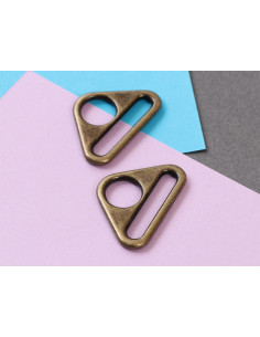 Conjunto de 2 anéis triangulares passantes 38 mm latão antigo