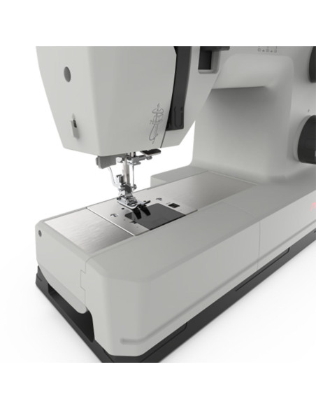 Máquina de costura Necchi Q132A