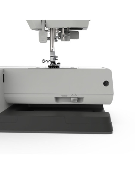 Máquina de costura Necchi Q132A