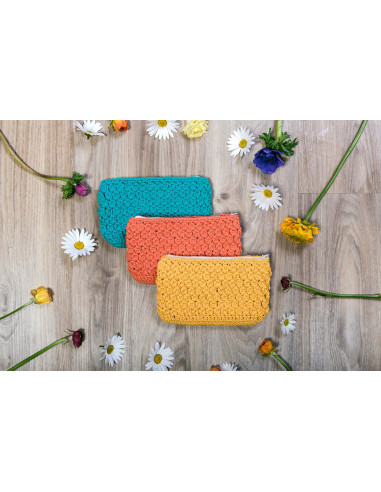 Catálogo Nova Vita 4 DMC - 16 projetos de bolsas e acessórios