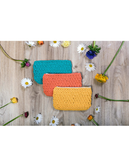 Catálogo Nova Vita 4 DMC - 16 projetos de bolsas e acessórios