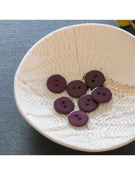Botão de madrepérola plano com 2 furos - Violeta