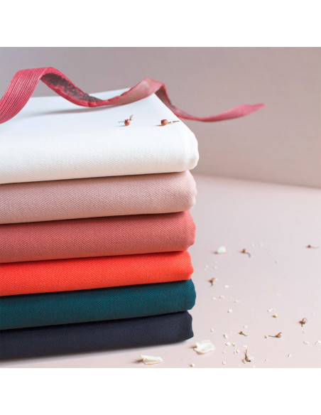 Tecido gabardine de algodão Chestnut - Atelier Brunette