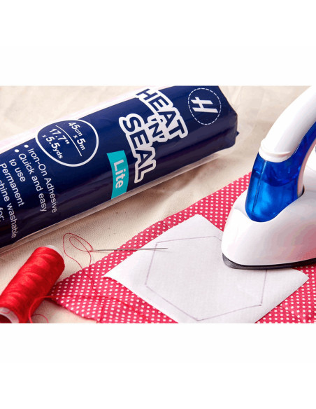 Papel termocolante para aplique, quilting e costura 43 cm x 1,1 m - Light