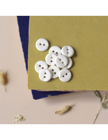 Botão de dois furos 10 mm - Branco Quebrado