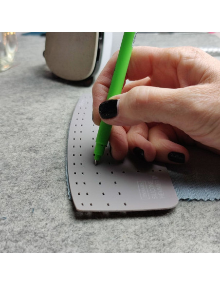 Regra de silicone para passar bainhas