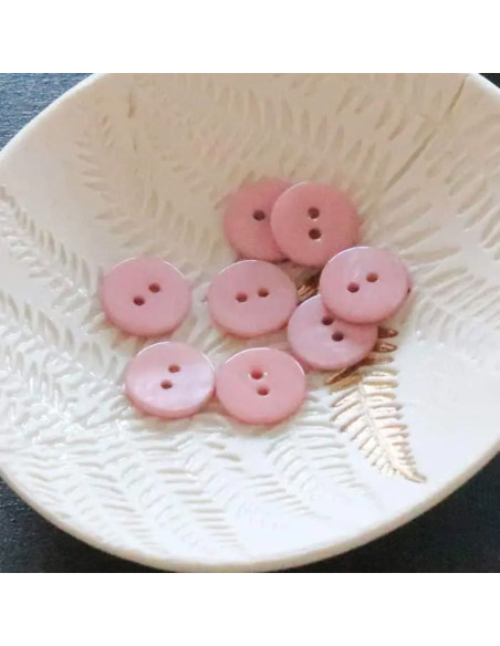 Botão de madrepérola plano com 2 furos - Rosa claro
