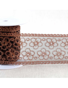 Bordado metálico de flores em tule - Preto, dourado e rosa