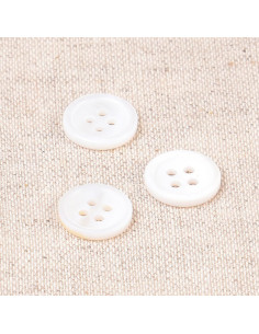Botão de concha 4 furos 11 mm - Branco