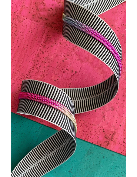 Fecho de nylon 5 mm 274 cm - Listras pretas e brancas malha iridescente