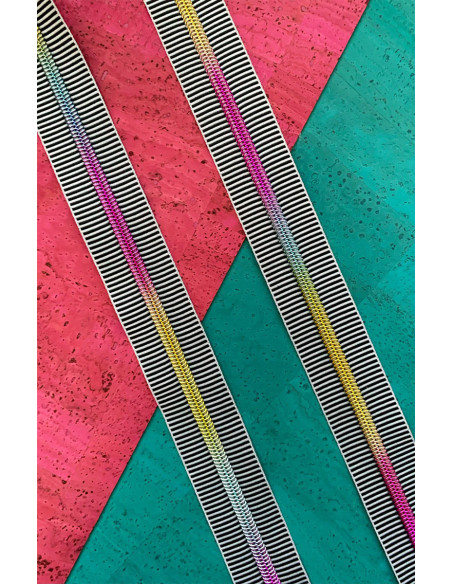 Fecho de nylon 5 mm 274 cm - Listras pretas e brancas malha iridescente