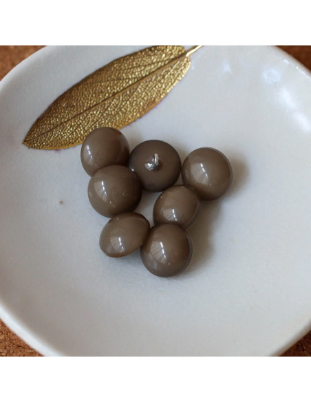 Botão semiesférico com cauda - Caqui