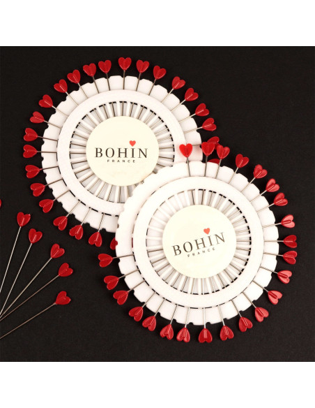 Disco de 30 alfinetes com cabeça de plástico em forma de coração vermelho Bohin