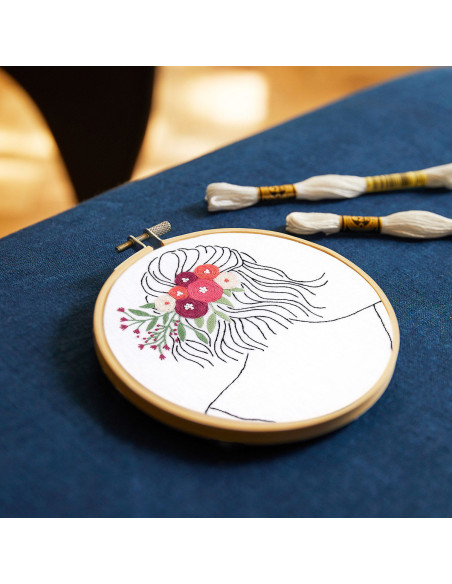 Kit de bordado - Penteado floral