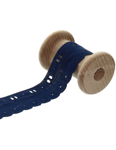 Bordado inglês com passa-fita - Azul marinho