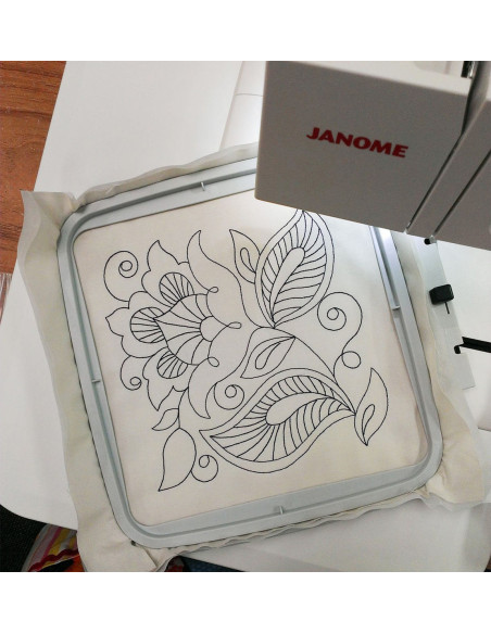 Máquina de bordar Janome Memory Craft 500E
