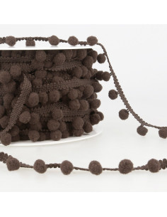 Galão com grandes pompons - Chocolate