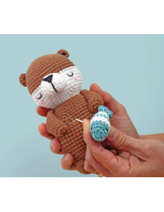 Kit de crochê amigurumi - Lontra musical 2