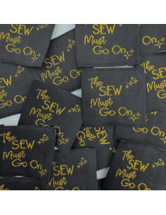 Conjunto de 5 etiquetas tecidas para costurar The sew must go on