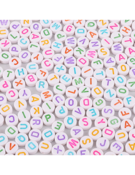 Saco com 100 contas redondas brancas - Letras multicoloridas