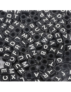 Saco com 100 contas quadradas pretas - Letras brancas