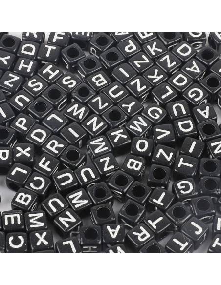Saco com 100 contas quadradas pretas - Letras brancas