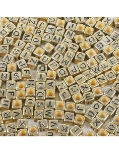 Saco de 100 contas quadradas douradas - Letras pretas