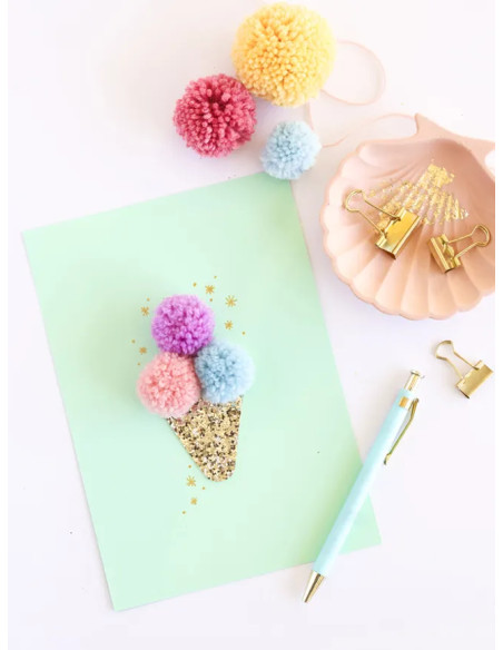 Livre je découvre les pompons