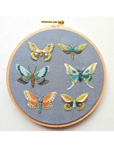 Kit de bordado - Moth Sampler