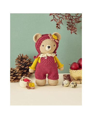 Livro de bonecas e amigurumis no outono