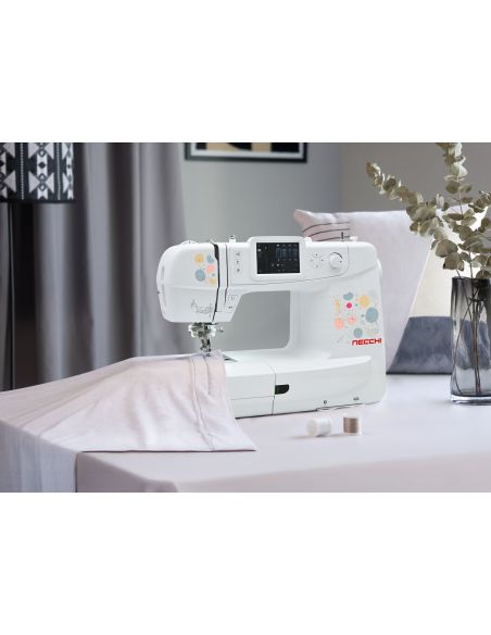 Máquina de costura e bordado Necchi NE210