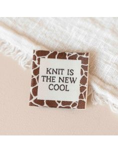 Etiqueta tecida para costurar Knit is the new cool