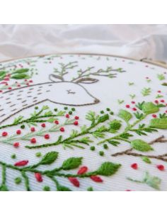 Kit de bordado Tamar Nahir-Yanai - Christmas Deer 2
