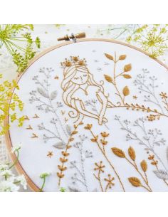 Kit de bordado Tamar Nahir-Yanai - Princesa Dourada e Cinza 2